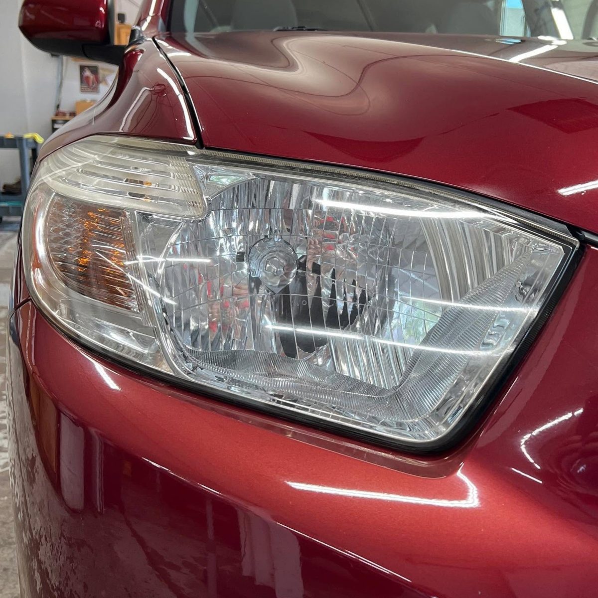 Toyota Highlander headlight after restoration